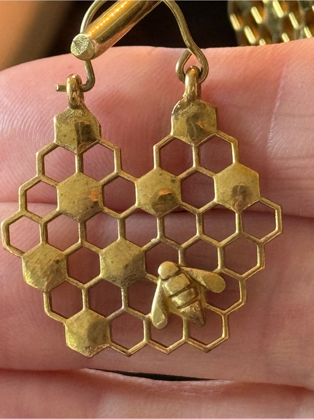 ๐Honeycomb ๐ฏ Bee ๐ Gold Drop Earrings - Picture 2 of 10